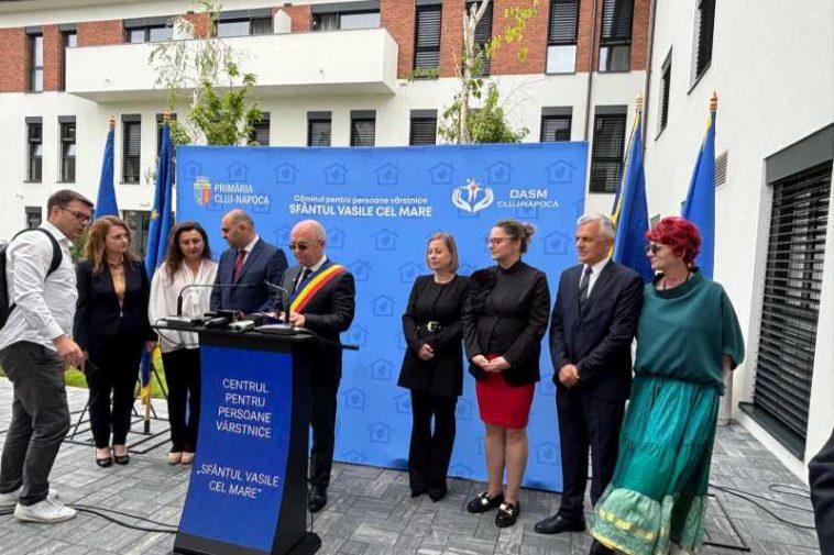 Cluj: Centru pentru vârstnici cu 70 de locuri realizat de municipalitate, inaugurat de primarul Emil Boc