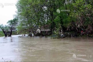 INHGA: Cod galben de inundații pe râuri de pe raza a zece județe, până vineri la prânz