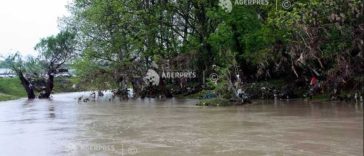 INHGA: Cod galben de inundații pe râuri de pe raza a zece județe, până vineri la prânz