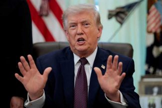 SUA: Trump amână semnarea unui decret privind supravegherea domeniului Inteligenței Artificiale