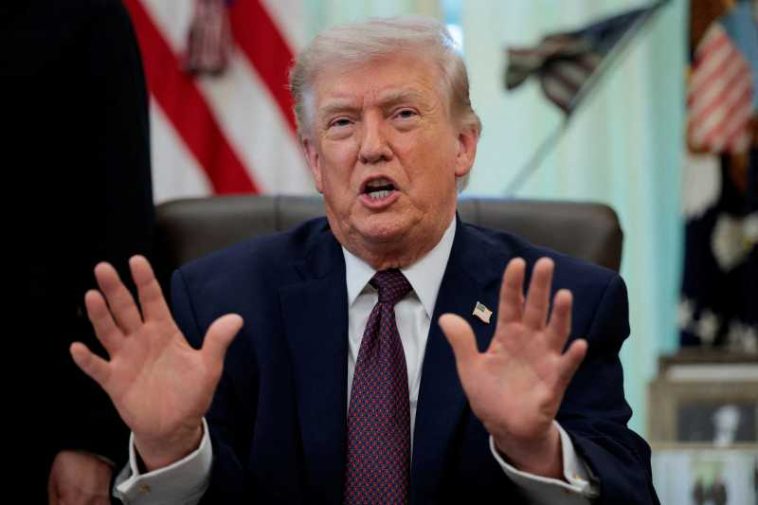 SUA: Trump amână semnarea unui decret privind supravegherea domeniului Inteligenței Artificiale