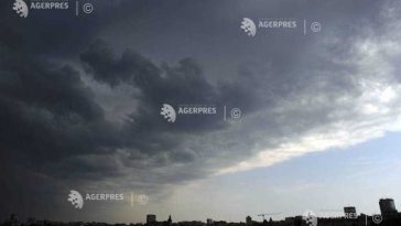 Meteorologi: Vreme instabilă, ploi și vânt puternic în majoritatea regiunilor, până sâmbătă seara