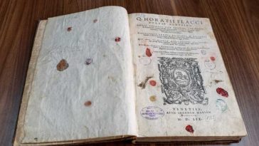 Dâmbovița: Ediție a operelor lui Quintus Horatius Flaccus, cea mai veche carte a bibliotecii județene