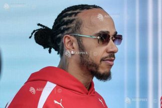 Auto: Lewis Hamilton insistă că vrea să continue în Formula 1, în ciuda zvonurilor privind retragerea sa
