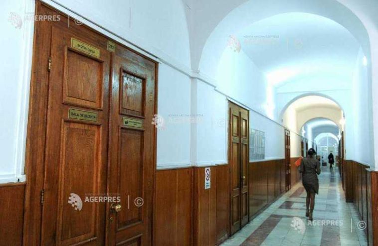Tribunalul Botoșani respinge o acțiune împotriva Universității București referitoare la studiile președintelui Nicușor Dan