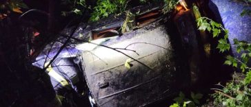 Galați: Mașină prăbușită într-o prăpastie de 15 metri; doi minori și șoferul, răniți