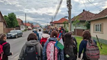 Harghita: Grupuri de pelerini se îndreaptă spre Șumuleu Ciuc, unde vor participa la procesiunea de Rusaliile catolice