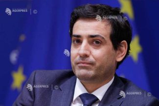UE vrea ca firmele să își diversifice mai rapid liniile de aprovizionare pentru a-și reduce dependența de China