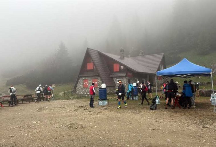 Incidente la ultramaratonul din Bucegi/ O singură operațiune de salvare în curs; a fost semnalată prezența unui urs