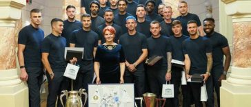 Dolj: Componenții echipei de fotbal Universitatea Craiova și antrenorii – cetățeni de onoare ai orașului (GALERIE FOTO)