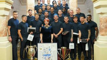 Dolj: Componenții echipei de fotbal Universitatea Craiova și antrenorii – cetățeni de onoare ai orașului (GALERIE FOTO)