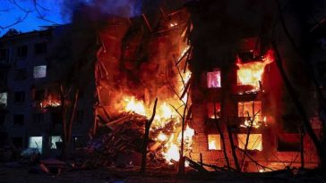 Zelenski denunță bombardamentele rusești și îl acuză pe Putin că vizează clădiri rezidențiale