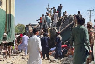 Cel puțin 29 de morți și peste 100 de răniți într-o explozie care a vizat un tren în sud-vestul Pakistanului