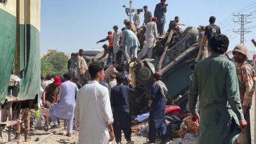 Cel puțin 29 de morți și peste 100 de răniți într-o explozie care a vizat un tren în sud-vestul Pakistanului