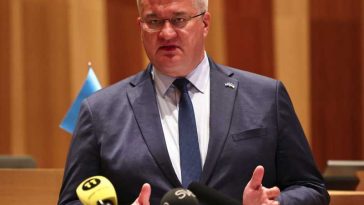 Kievul solicită mai mult sprijin după atacul rusesc ce a provocat daune minore sediului MAE