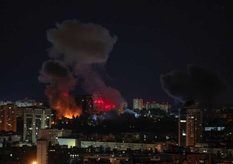 Bombardamente rusești în Ucraina: Studioul postului de televiziune german ARD din centrul Kievului a fost parțial distrus