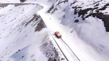 Gorj: Deszăpezirea pe Transalpina, finalizată în procent de 99%; se montează noile indicatoare