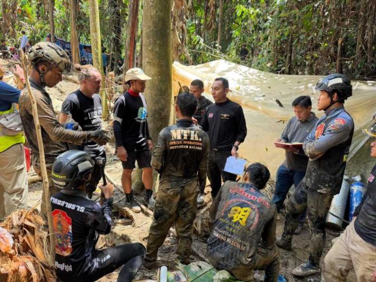 Șapte persoane, blocate de cinci zile într-o peșteră din Laos