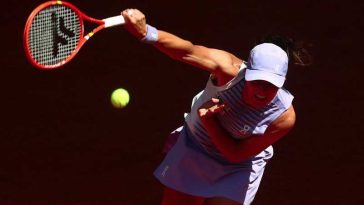 Tenis: Iga Swiatek a reușit o calificare facilă în turul al doilea la Roland Garos