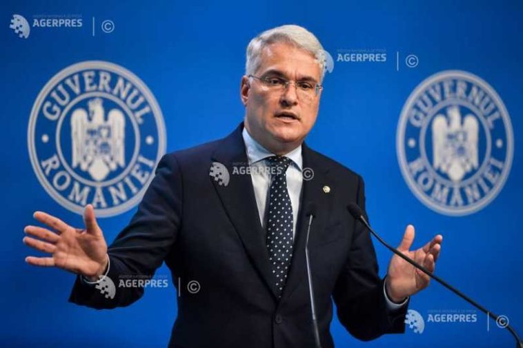 Ministerul Muncii demarează, marți, consultările privind proiectul Legii salarizării personalului plătit din fonduri publice