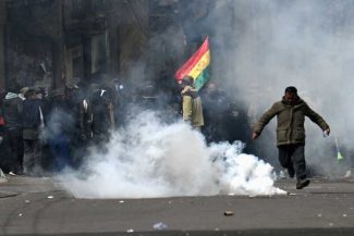 VIDEO Violențe în La Paz, în ciuda concesiilor președintelui bolivian