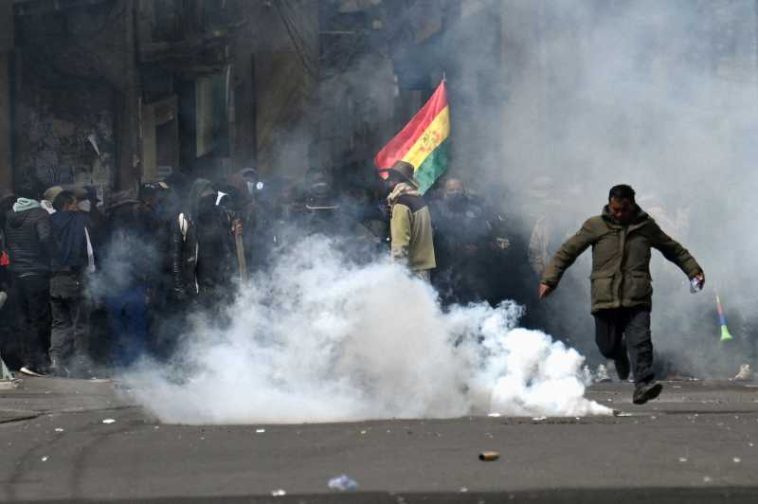 Violențe în La Paz, în ciuda concesiilor președintelui bolivian