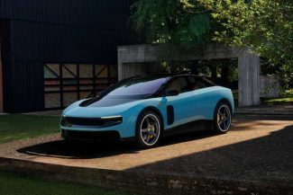Ferrari a dezvăluit prima sa mașină electrică, ‘Luce’, cu o autonomie de peste 530 de kilometri