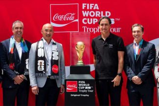 Fotbal: Toronto, expresie de multiculturalism la prezentarea trofeului Cupei Mondiale în piața din fața primăriei