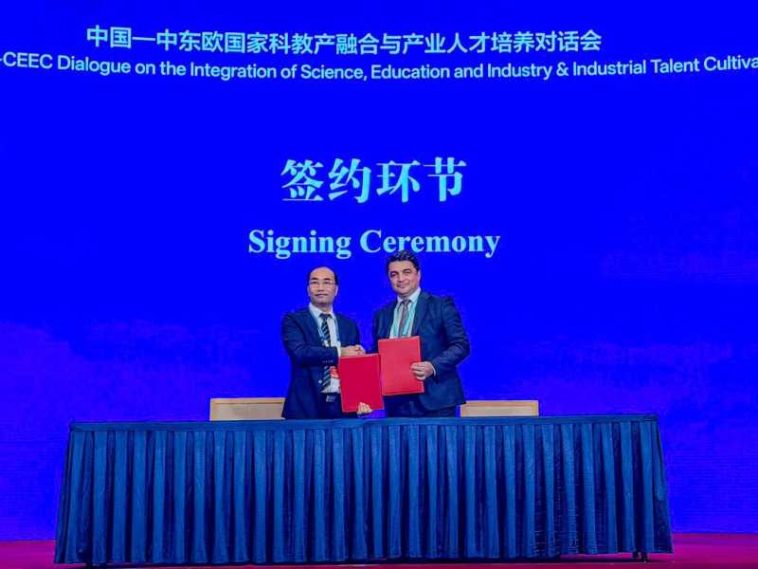 Alba: Acord de parteneriat între Universitatea ”1 Decembrie 1918” și Shandong Jiaotong University din China