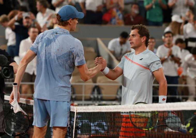 Tenis: Jannik Sinner a debutat cu o victorie facilă la Roland Garros