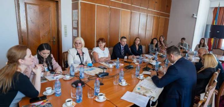 Senat Junior și UNICEF propun monitorizarea aplicării legislației privind drepturile copilului