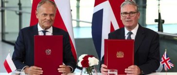 Keir Starmer și Donald Tusk au semnat un tratat de securitate și apărare în contextul ‘provocării’ reprezentate de Rusia
