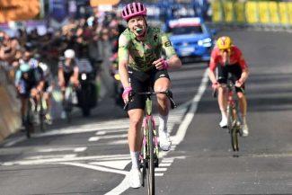 Ciclism: Danezul Michael Valgren a câștigat etapa a 17-a a Turului Italiei