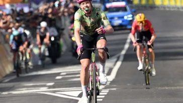 Ciclism: Danezul Michael Valgren a câștigat etapa a 17-a a Turului Italiei