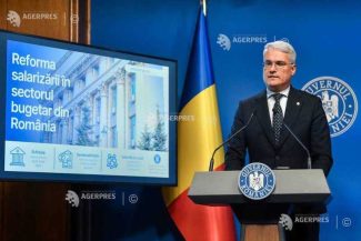 Pîslaru: Am primit mandatul de a discuta cu CE posibilitatea înghețării sau eșalonării creșterii salariilor demnitarilor până în 2031