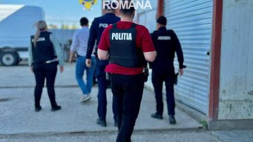 VIDEO Botoșani: Percheziții într-un dosar de șantaj, influențarea declarațiilor și amenințare; un bărbat a fost reținut