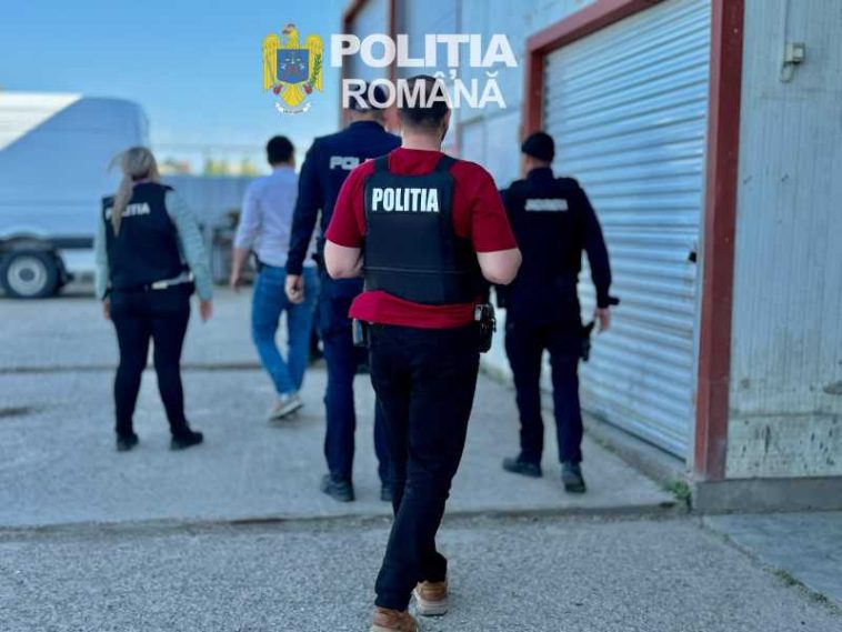 VIDEO Botoșani: Percheziții într-un dosar de șantaj, influențarea declarațiilor și amenințare; un bărbat a fost reținut