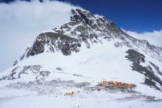 Nepal/ Un american doboară recordul pentru cea mai rapidă ascensiune pe Everest