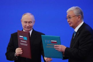 Rusia va construi în Kazahstan o centrală nucleară în valoare de 16,5 miliarde de dolari