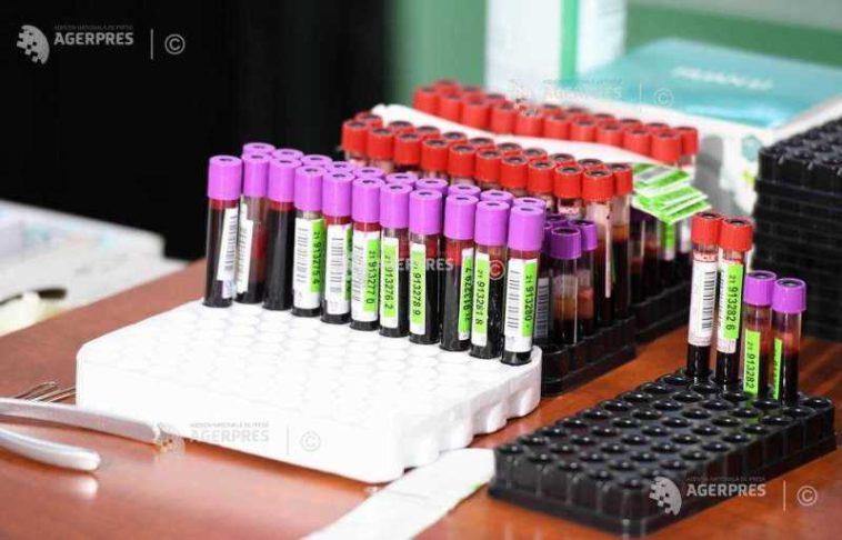 Un simplu test sangvin oferă perspective promițătoare pentru personalizarea terapiei împotriva cancerului pulmonar