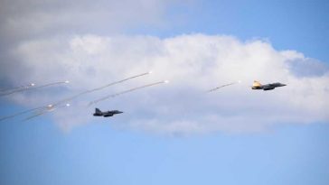 Suedia va vinde până la 20 de avioane de vânătoare Gripen Ucrainei și îi va dona alte 16