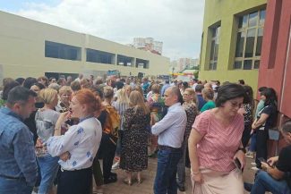 Buzău: În jur de 150 de angajați ai Finanțelor Publice au participat la un protest spontan față de noua lege a salarizării