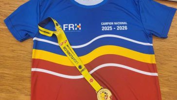Bistrița-Năsăud: Consilierii județeni au primit tricouri și medalii de campioni naționali, după titlurile obținute la handbal feminin