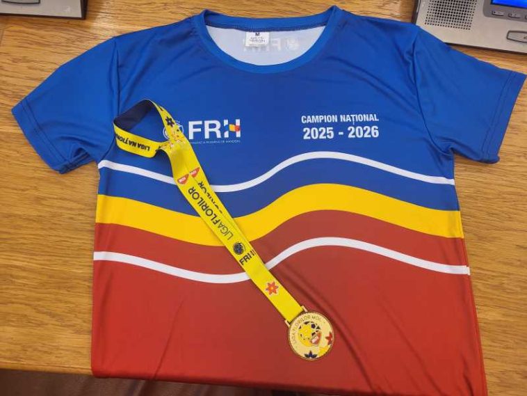 Bistrița-Năsăud: Consilierii județeni au primit tricouri și medalii de campioni naționali, după titlurile obținute la handbal feminin