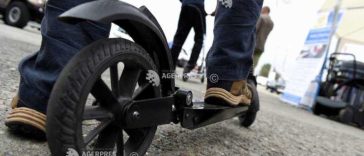 Sibiu: Doi copii pe trotinetă electrică, răniți după ce au fost acroșați de un autoturism la Cornățel