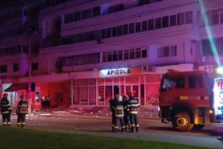 VIDEO – UPDATE Dronă căzută la Galați/ Aproximativ 70 de persoane, evacuate din blocul afectat