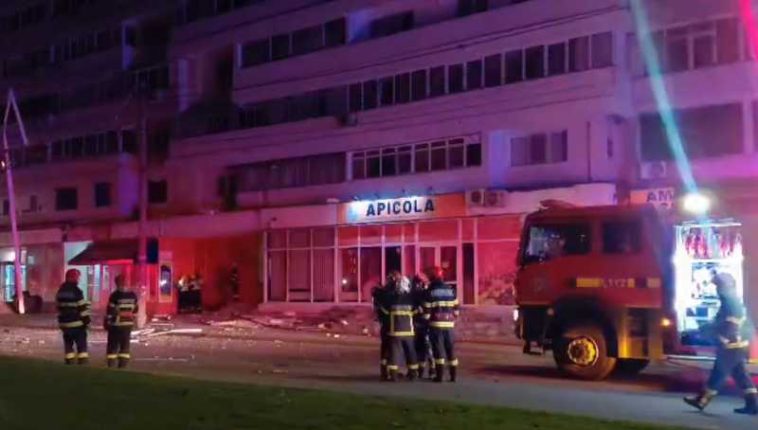 VIDEO – UPDATE Dronă căzută la Galați/ Aproximativ 70 de persoane, evacuate din blocul afectat