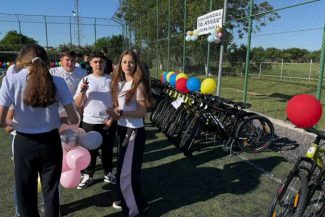 1 Iunie/ Vrancea: Elevii din Garoafa și Ciușlea, de la clasa pregătitoare până la a VIII-a, au primit biciclete de Ziua Copilului (GALERIE FOTO)