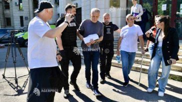 Cei doi procurori din Constanța acuzați de corupție rămân în arest; o judecătoare a făcut opinie separată