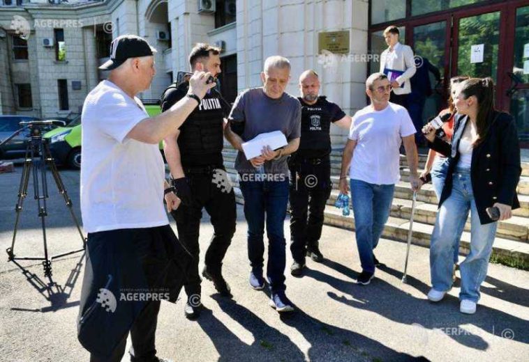 Cei doi procurori din Constanța acuzați de corupție rămân în arest; o judecătoare a făcut opinie separată